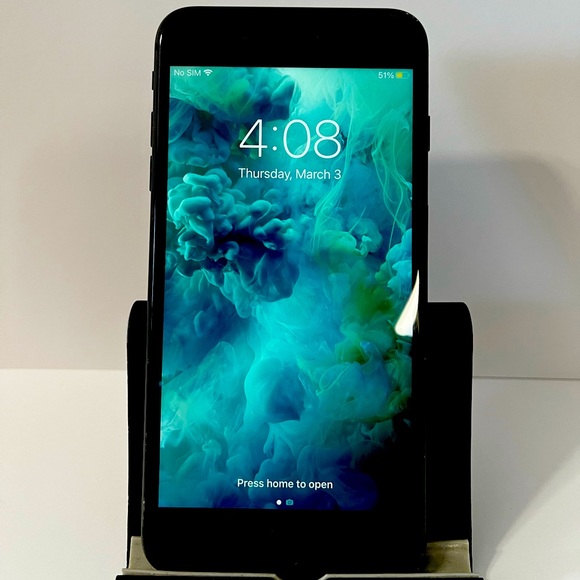 Apple Other - Apple iPhone 8 Plus 64 GB
in Space Gray for Unlocked
100% Battery Capacity